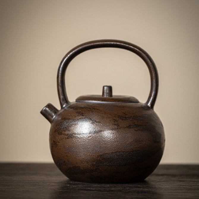 Handmade ceramic teapot，handle teapot